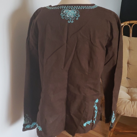 Brown bouse - Picture 2 of 4